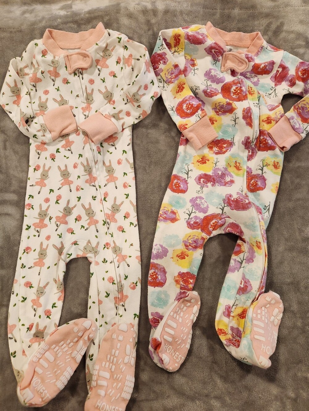 Honest Company Baby Pink Bunny & Floral Footed One-Piece Pajamas, Size 12M